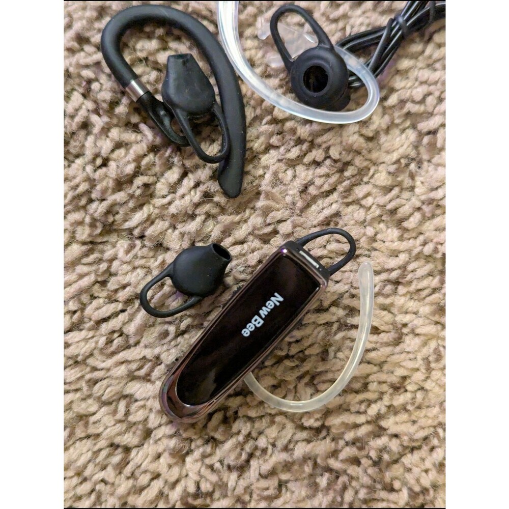 New Bee Bluetooth Headset with Carry Case - Black and Red - Picture 5 of 8